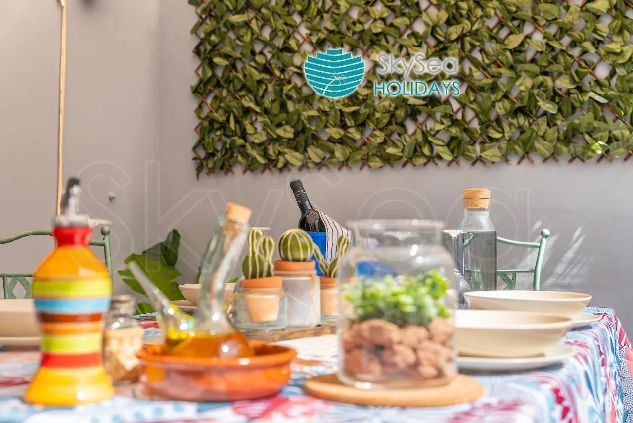 Skysea Holidays City Center Suites Màlaga