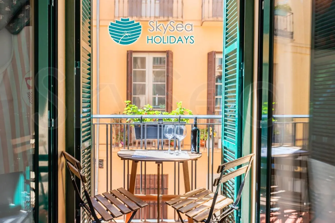 Skysea Holidays City Center Suites Málaga 0*,